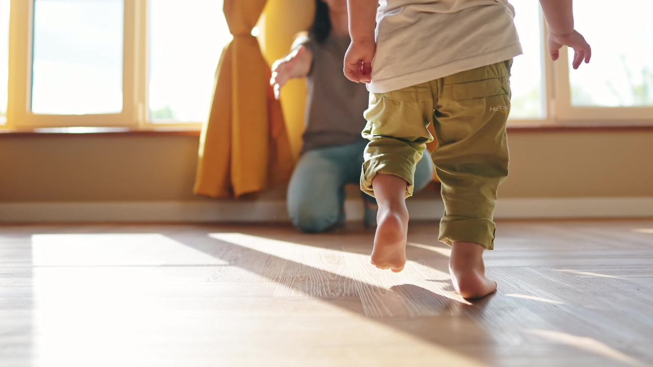 スマホはほどほどに！赤ちゃんとコミュニケーションを取ろう