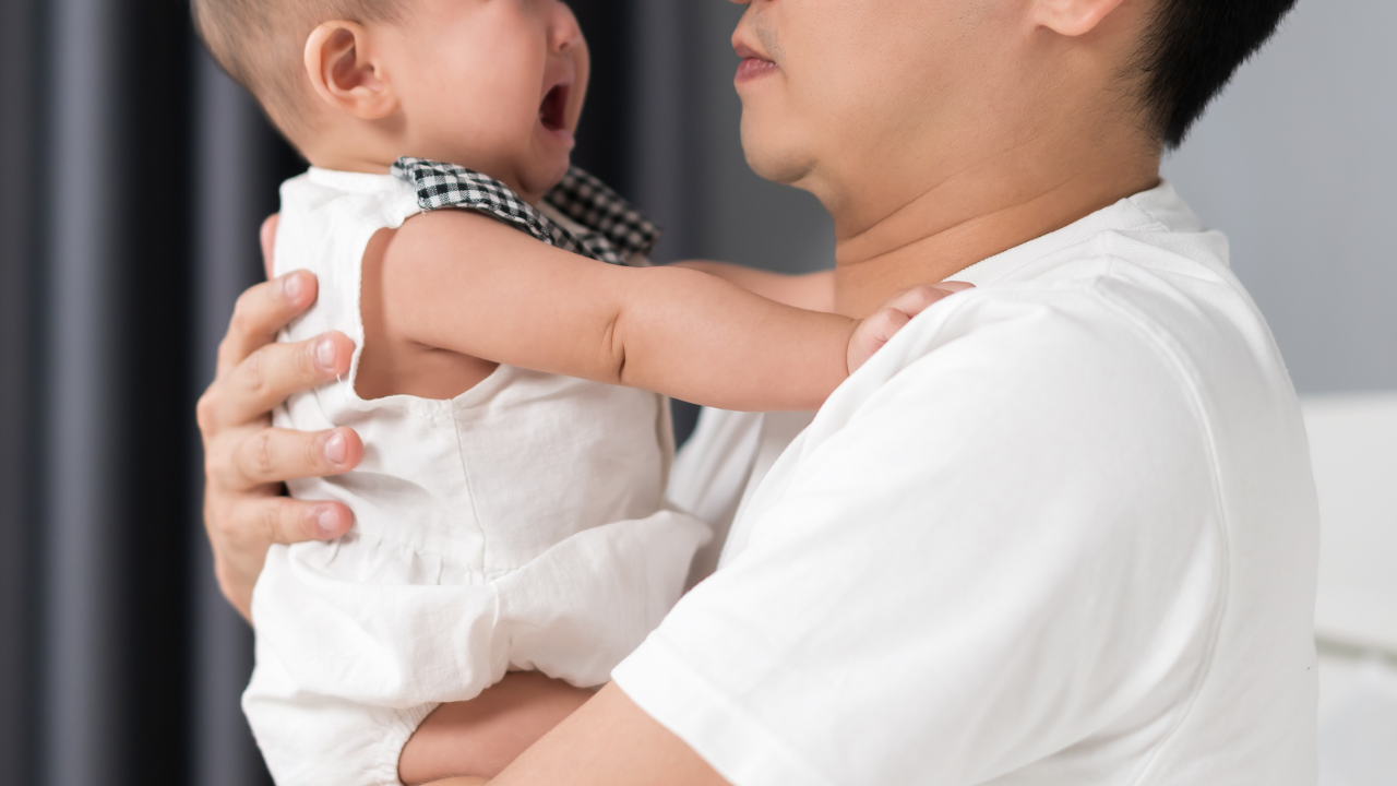 パパ見知りはいつから始まる？NG行動や乗り越えるためにできること