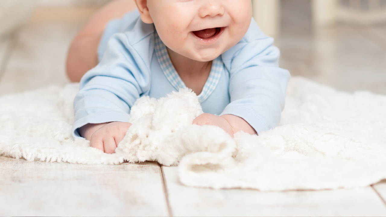 お座りの発達を促す家族でできるサポート