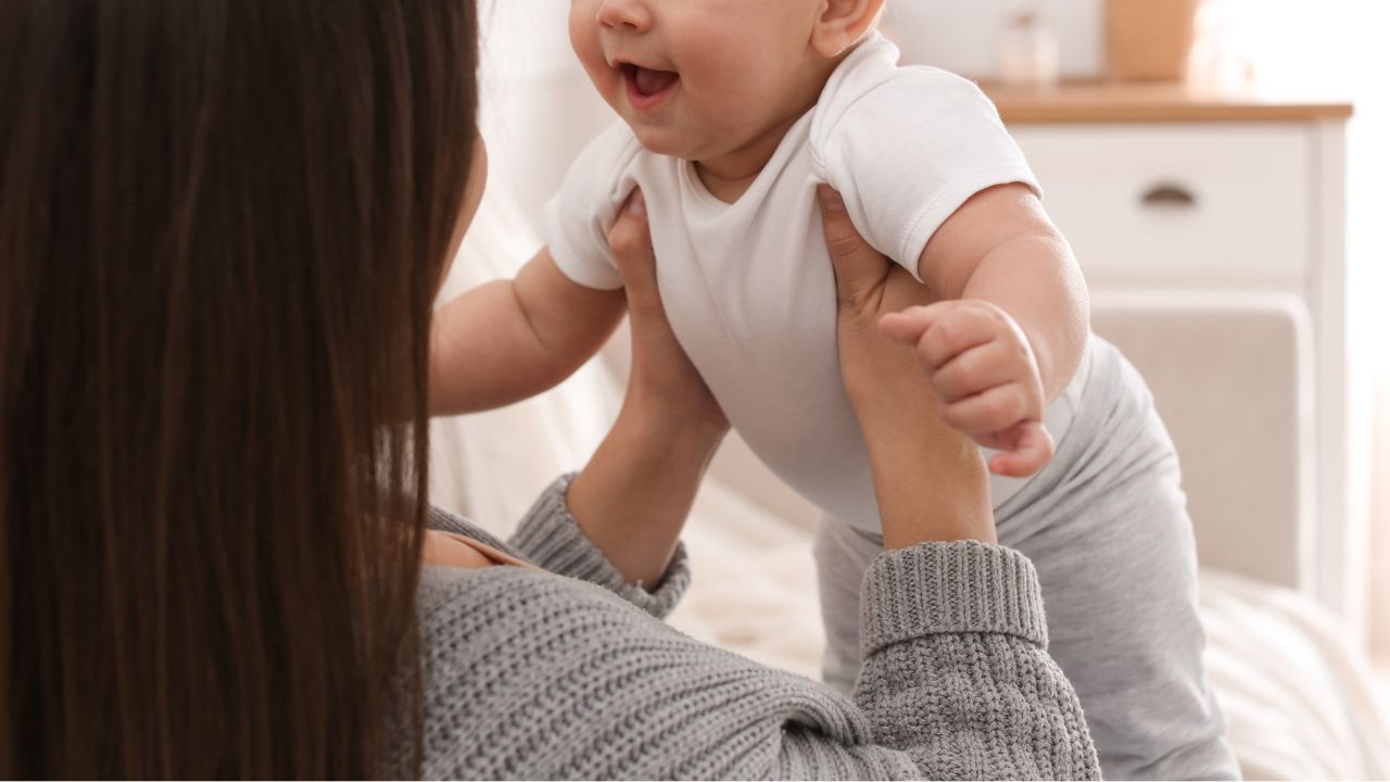 赤ちゃんの喃語（なんご）とは？クーイングとの違い、いつから見られるのかを紹介