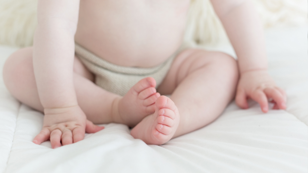 赤ちゃんのお座りはいつ？前兆や練習がだめと言われる理由を解説