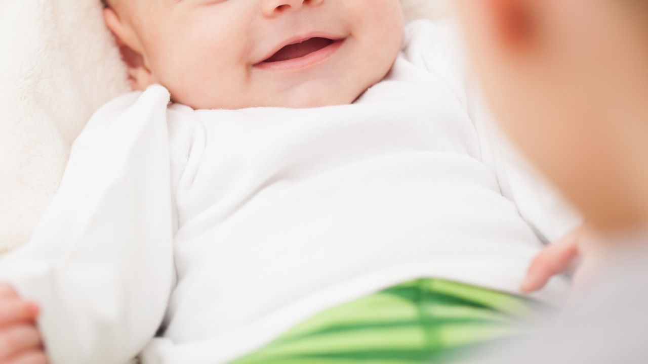 赤ちゃんが言葉を話すまでの流れ