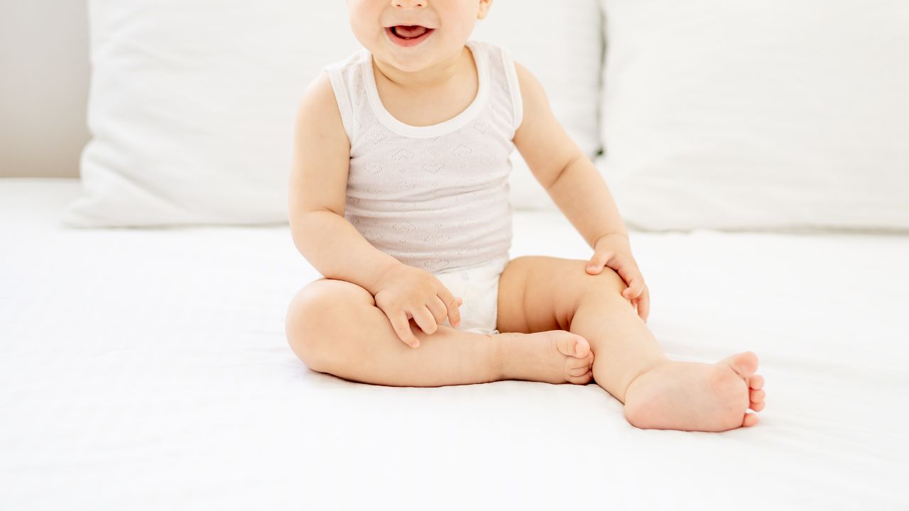 【生後6ヶ月】赤ちゃんの体重やミルクの量・授乳間隔、睡眠時間など成長状態を解説