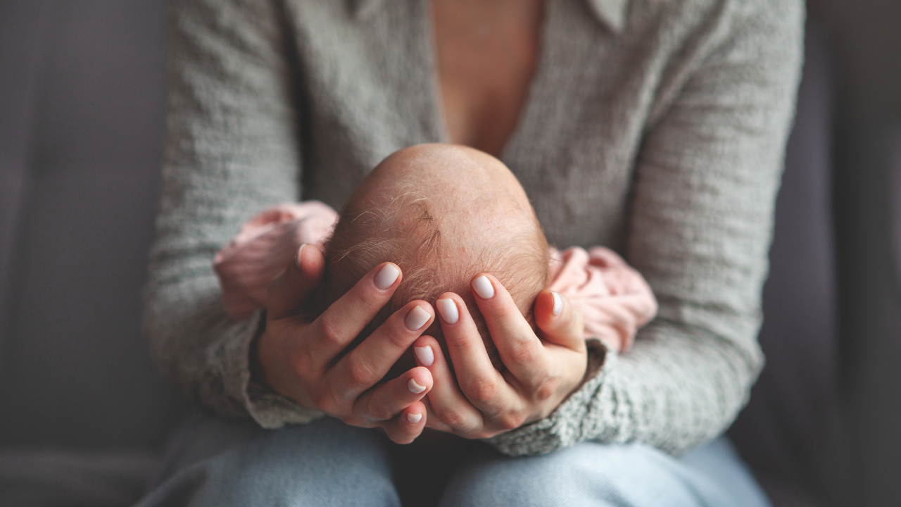 新生児とのお出かけはなるべく控えて!デビューの準備期間にしよう