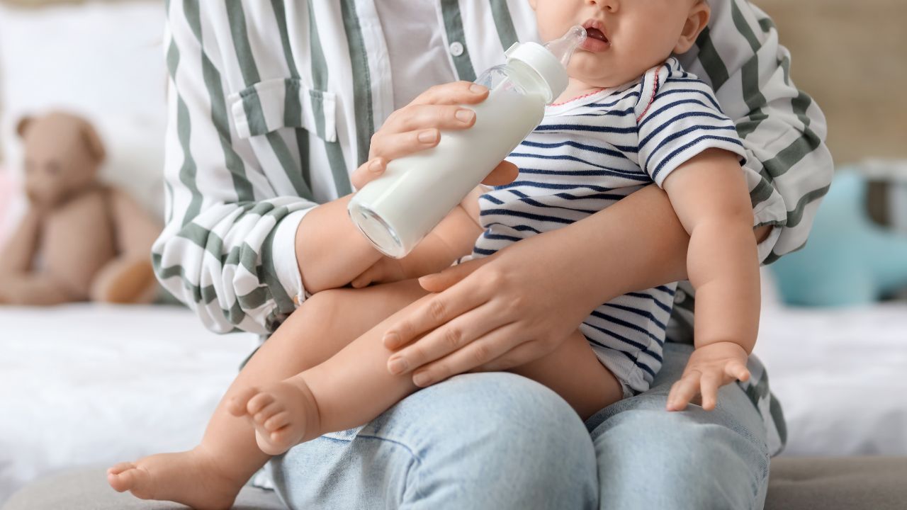 生後6ヶ月の赤ちゃんのミルクの量