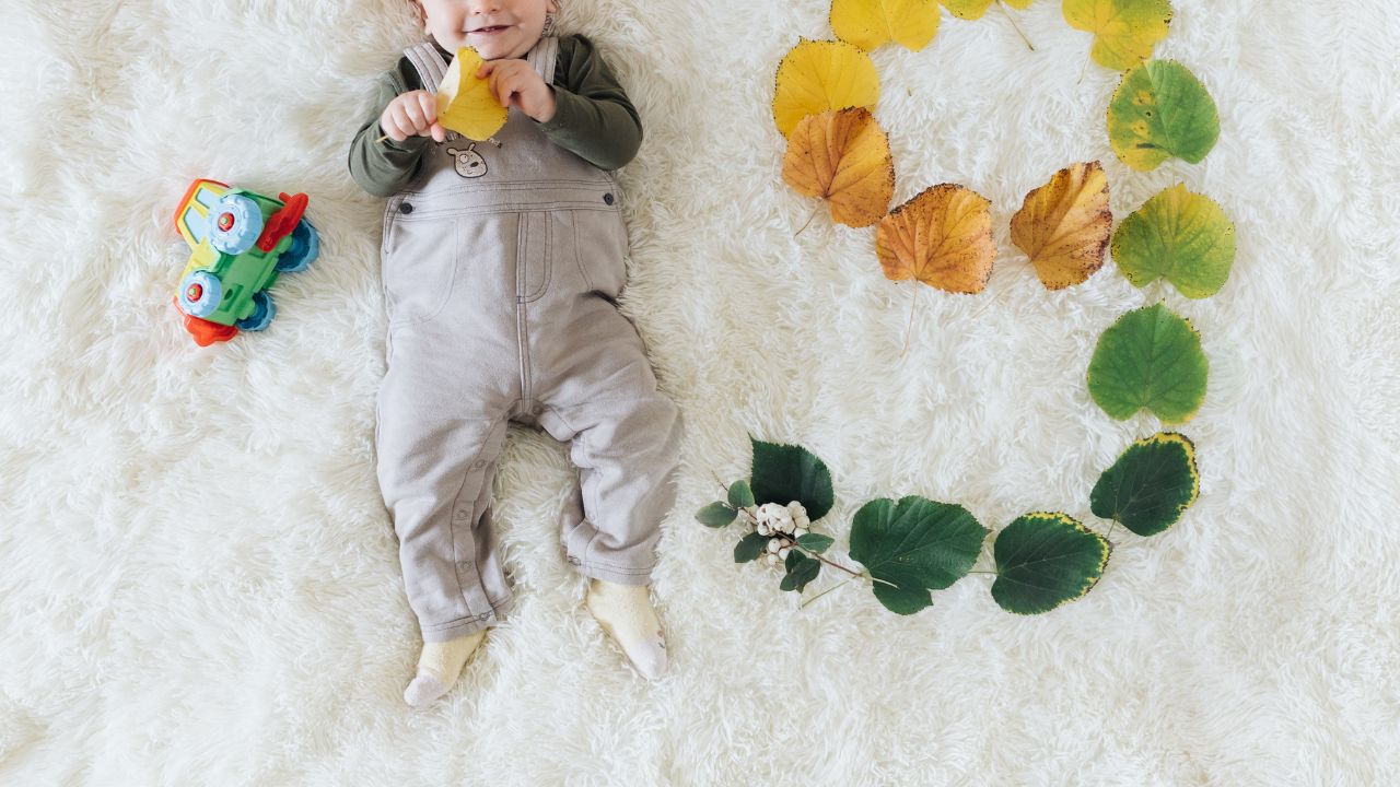 【生後9ヶ月】赤ちゃんの離乳食・ミルクの量や体重、睡眠時間など成長状態を解説