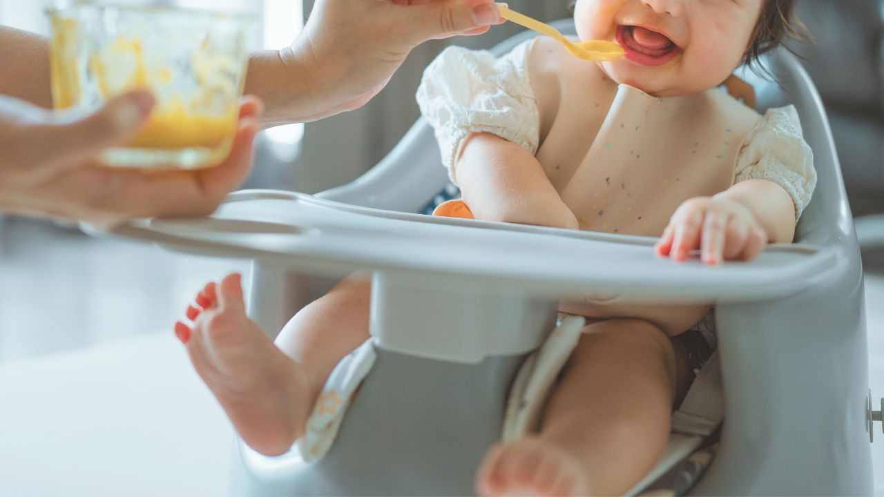 生後7ヶ月は離乳食を段階的にすすめて成長を見守ろう