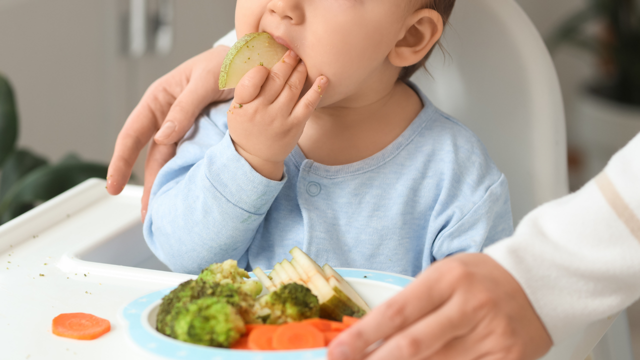 赤ちゃんの手づかみ食べとは