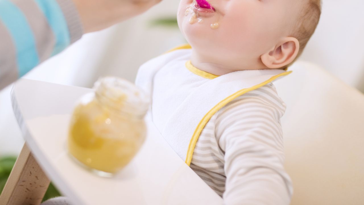 生後7ヶ月の赤ちゃんの離乳食やミルクの量