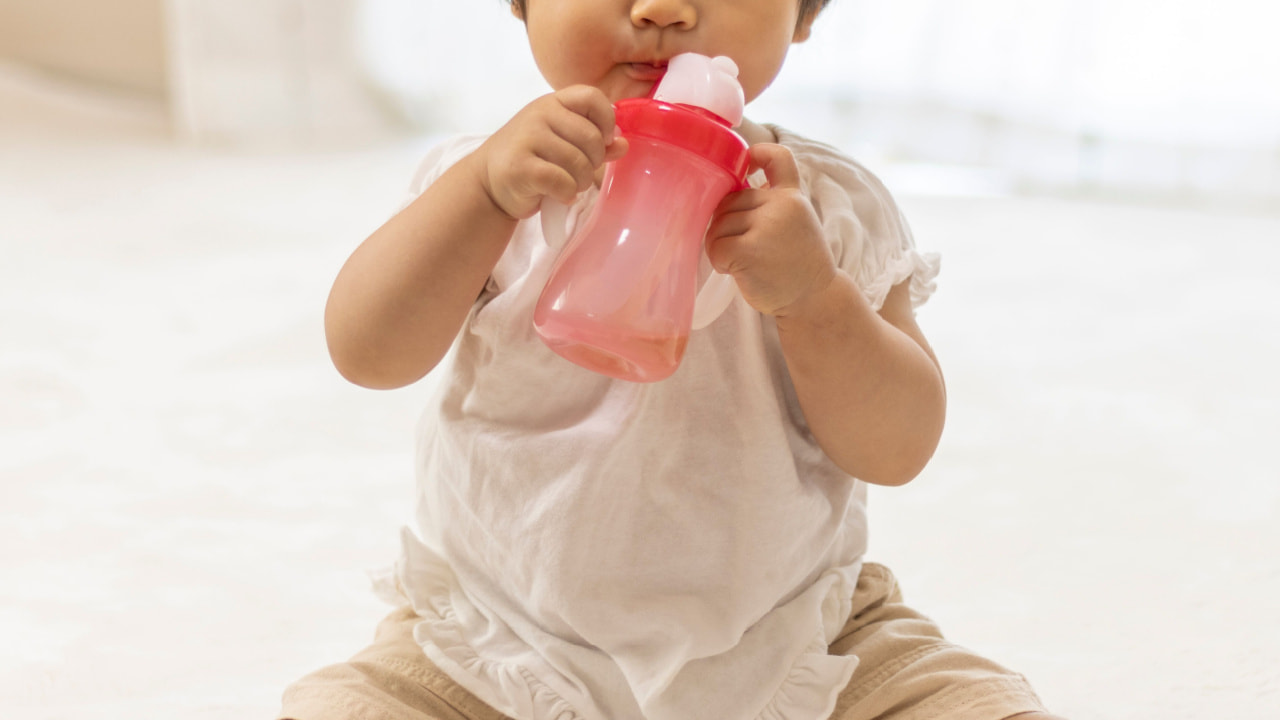 赤ちゃんに麦茶はいつから飲ませて良い?