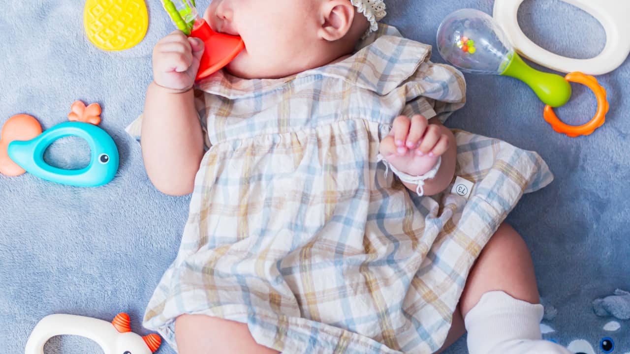 【生後11ヶ月】赤ちゃんの離乳食・ミルクの量や体重、睡眠時間など成長状態を解説