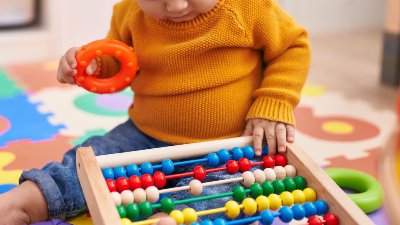 生後11ヶ月は外への関心が高まる時期!テアトルアカデミーで楽しく過ごそう