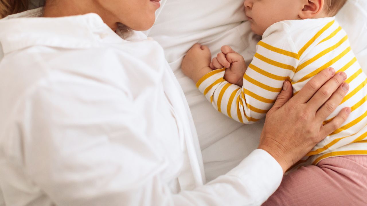 赤ちゃんと添い寝をするとよく寝るのはなぜ？