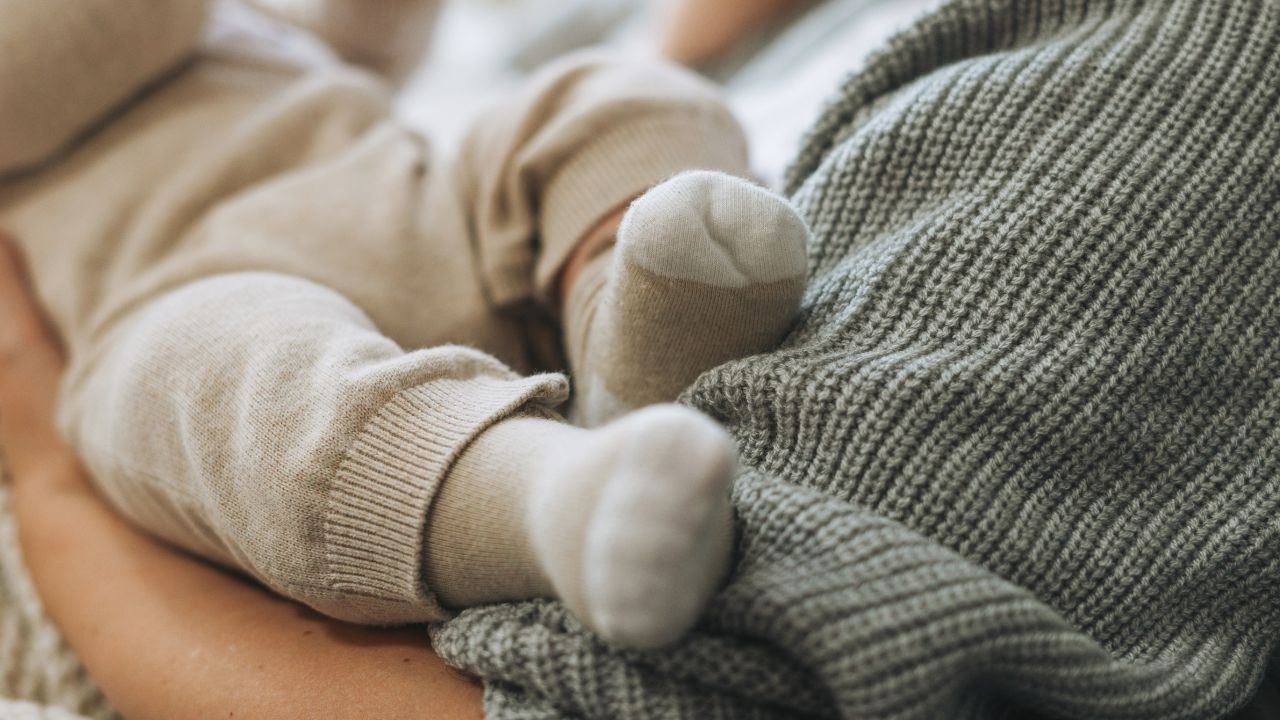 赤ちゃんの靴下は季節や気温に合わせて履かせよう