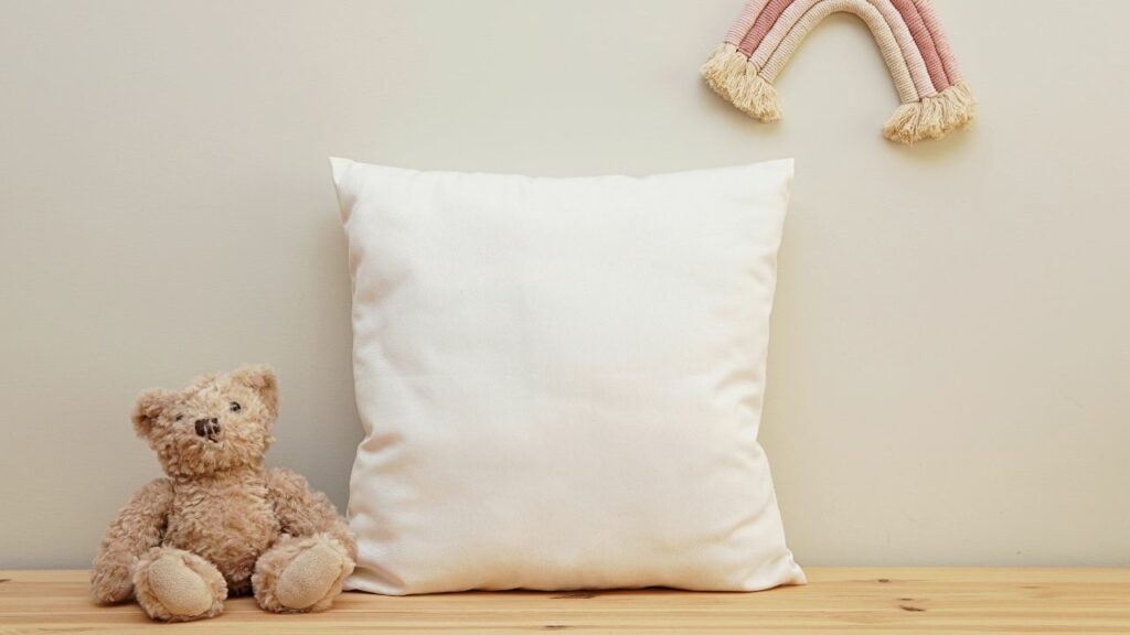 赤ちゃんの枕はいつから必要？選び方や注意点