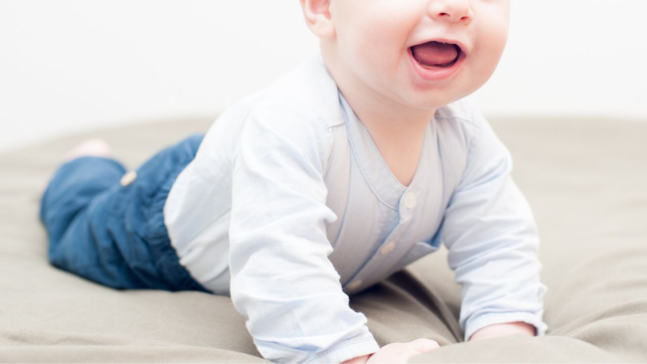 赤ちゃんの成長過程【運動機能編】