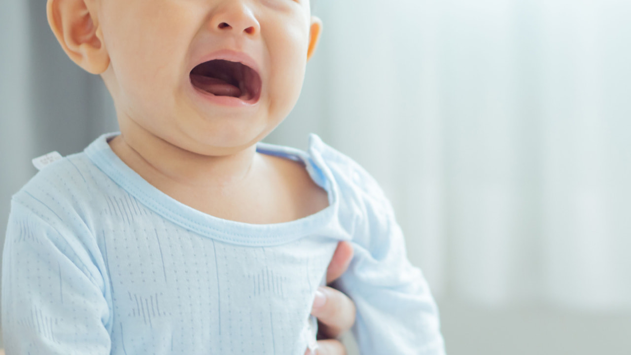 赤ちゃんの分離不安とは？いつから始まるのかとその対処法を解説