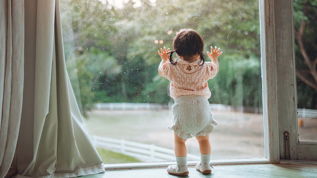 【月齢別】赤ちゃんの一人遊びの特徴と時間の目安